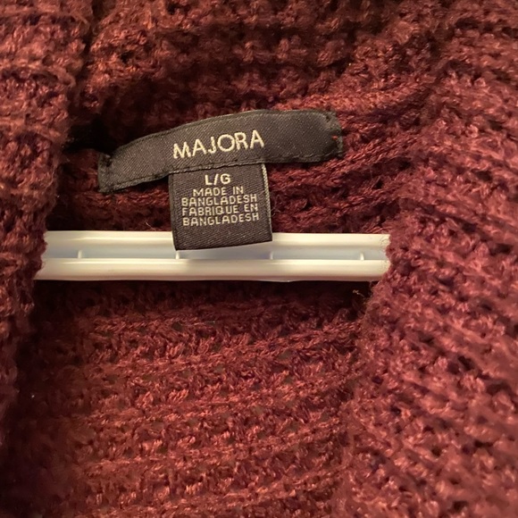 Long cowl neck top. Size Large. - Picture 2 of 2